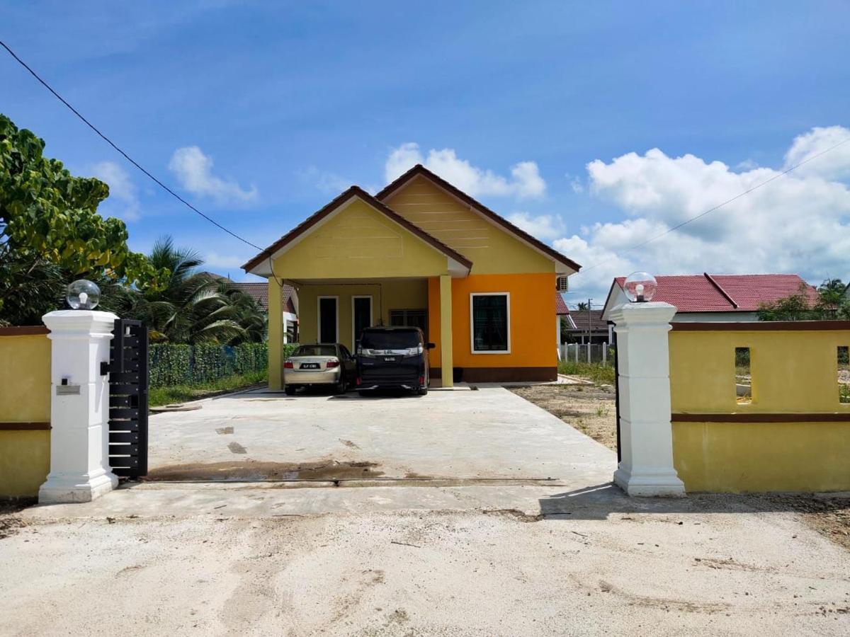 Homestay Kemaman Fyna08 Banglo Dekat Pantai Kijal Extérieur photo